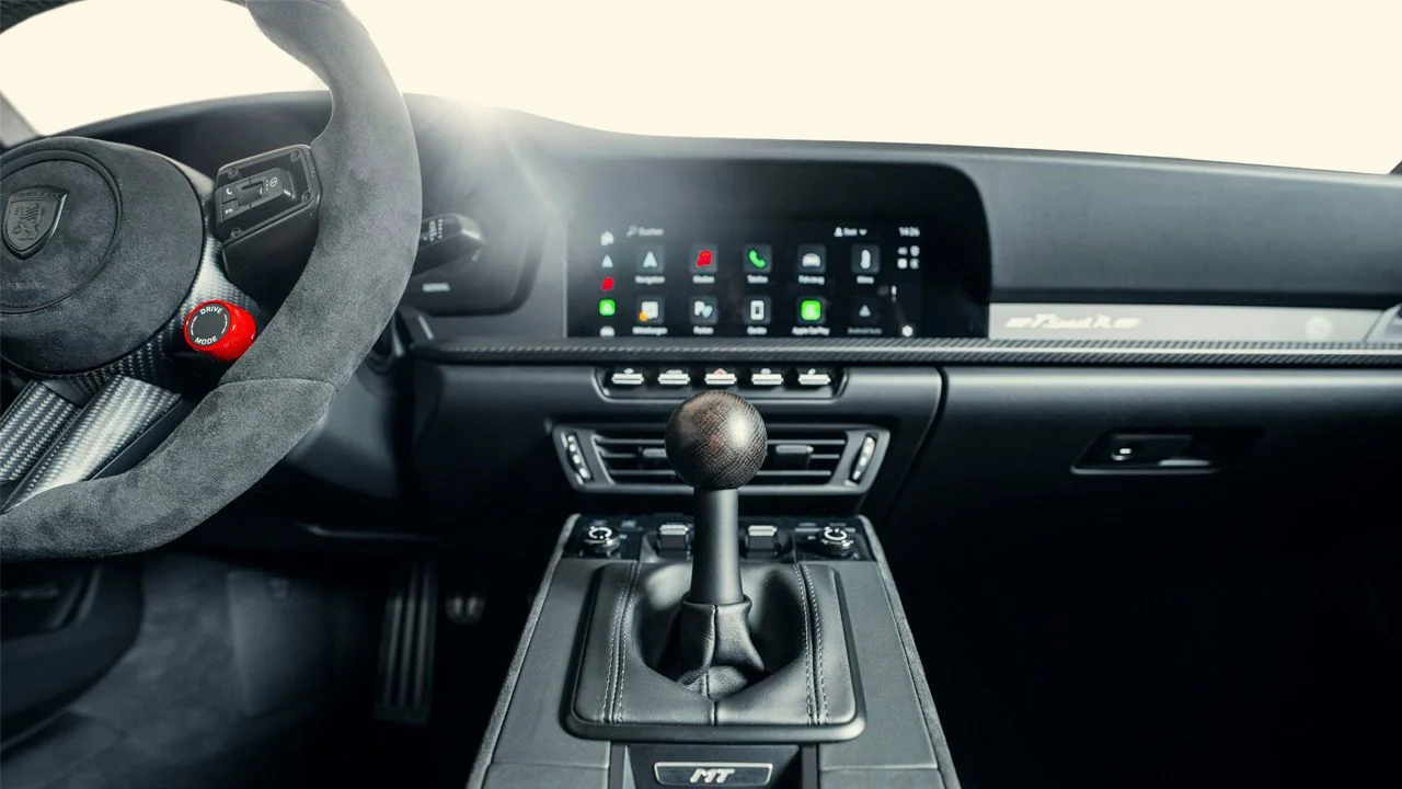porsche-911-2025110304-1759433630-5.webp