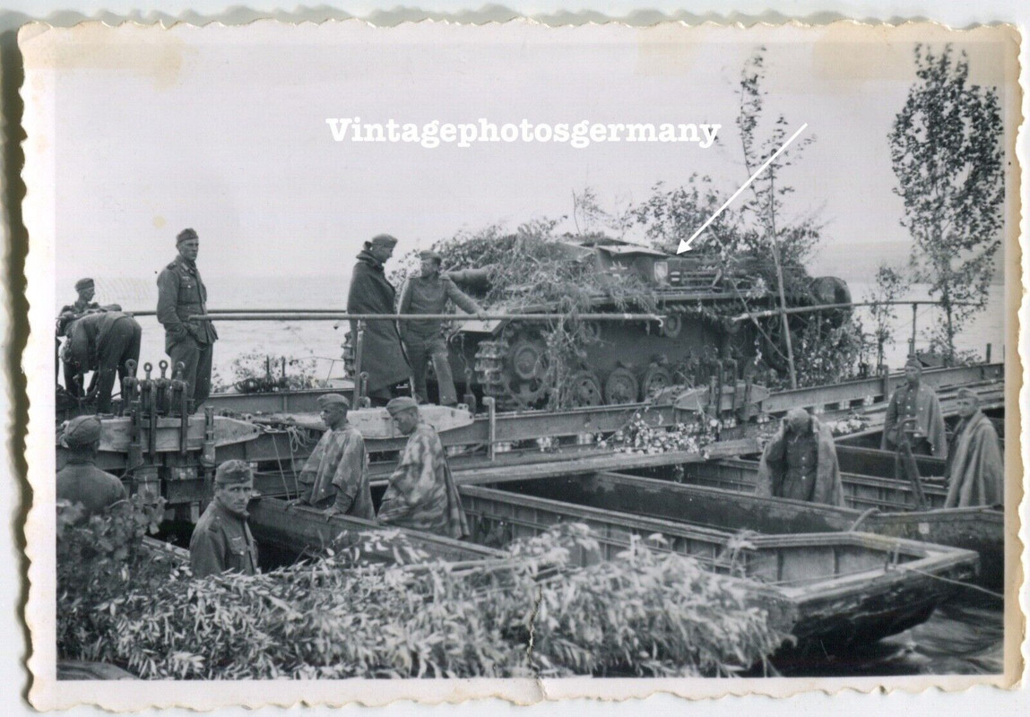 Foto Panzer SdKfz Sturmgeschütz - Abt. 270 Stug. Wappen Div.-Abzeichen