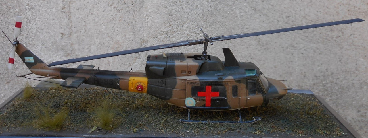 Bell 212 UH-1N (36)
