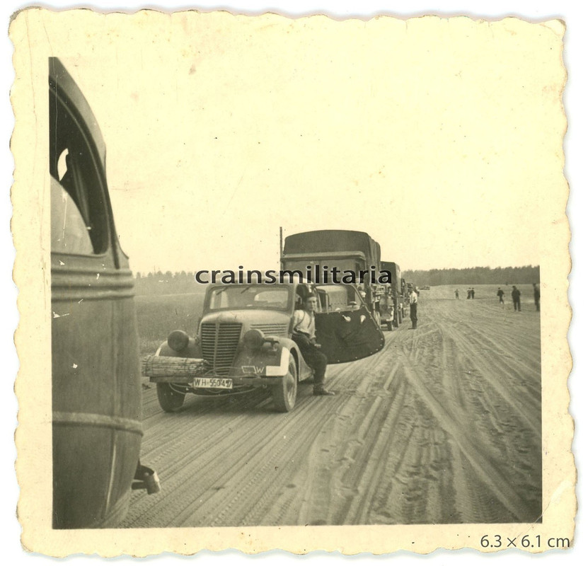 Orig. Foto Heer Pkw Lkw Kolonne bei MINSK Lepel Weissrussland 1941