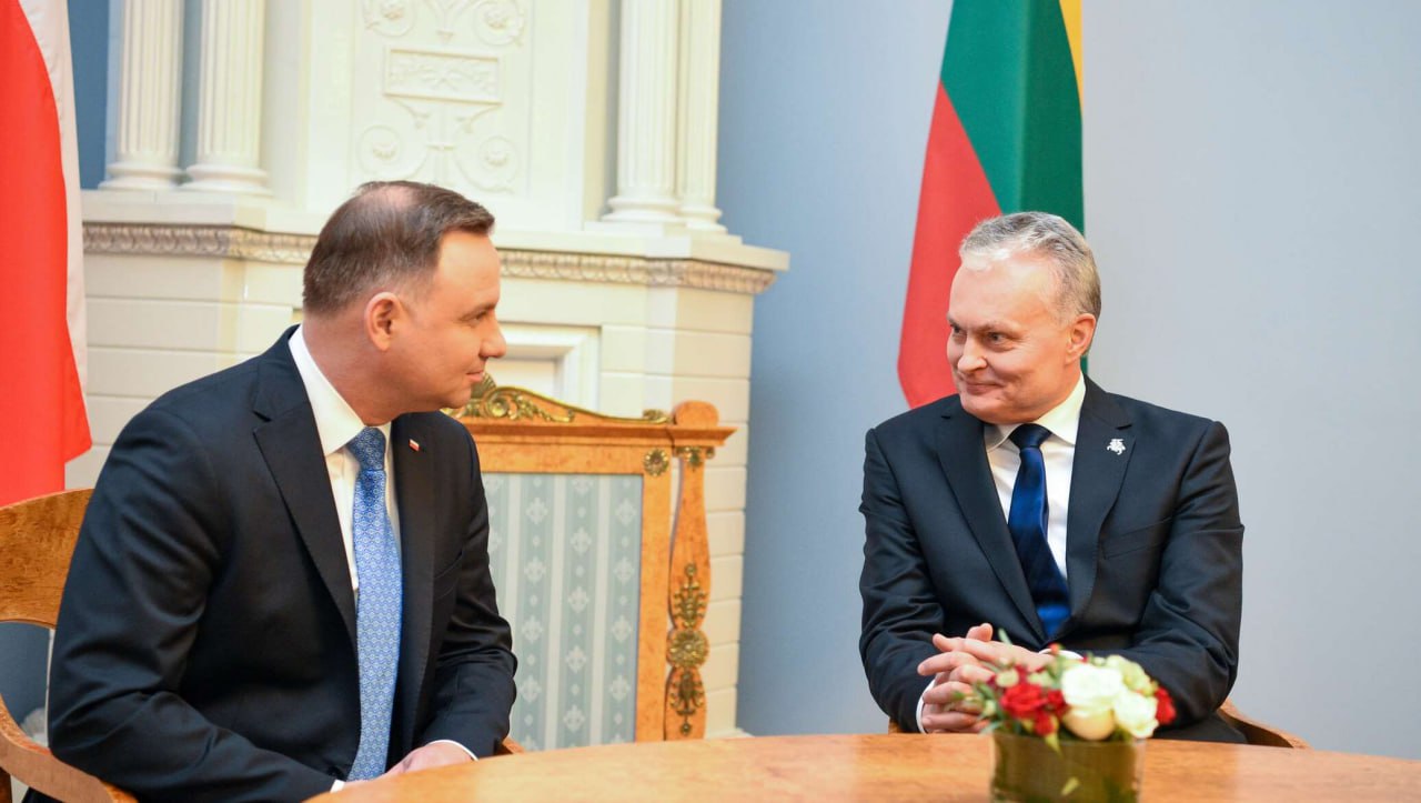 Ežio ir gyvatės draugystė, arba stiprūs, nes vieningi