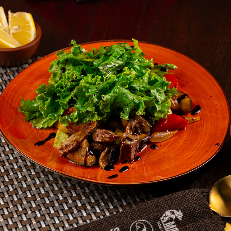 Теплый салат гриль