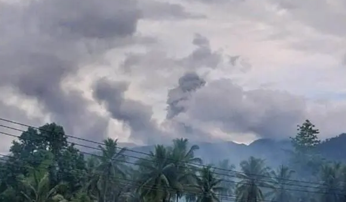 Waspada! Erupsi Gunung Dukono Sebarkan Abu Vulkanik Setinggi 1,1 Km