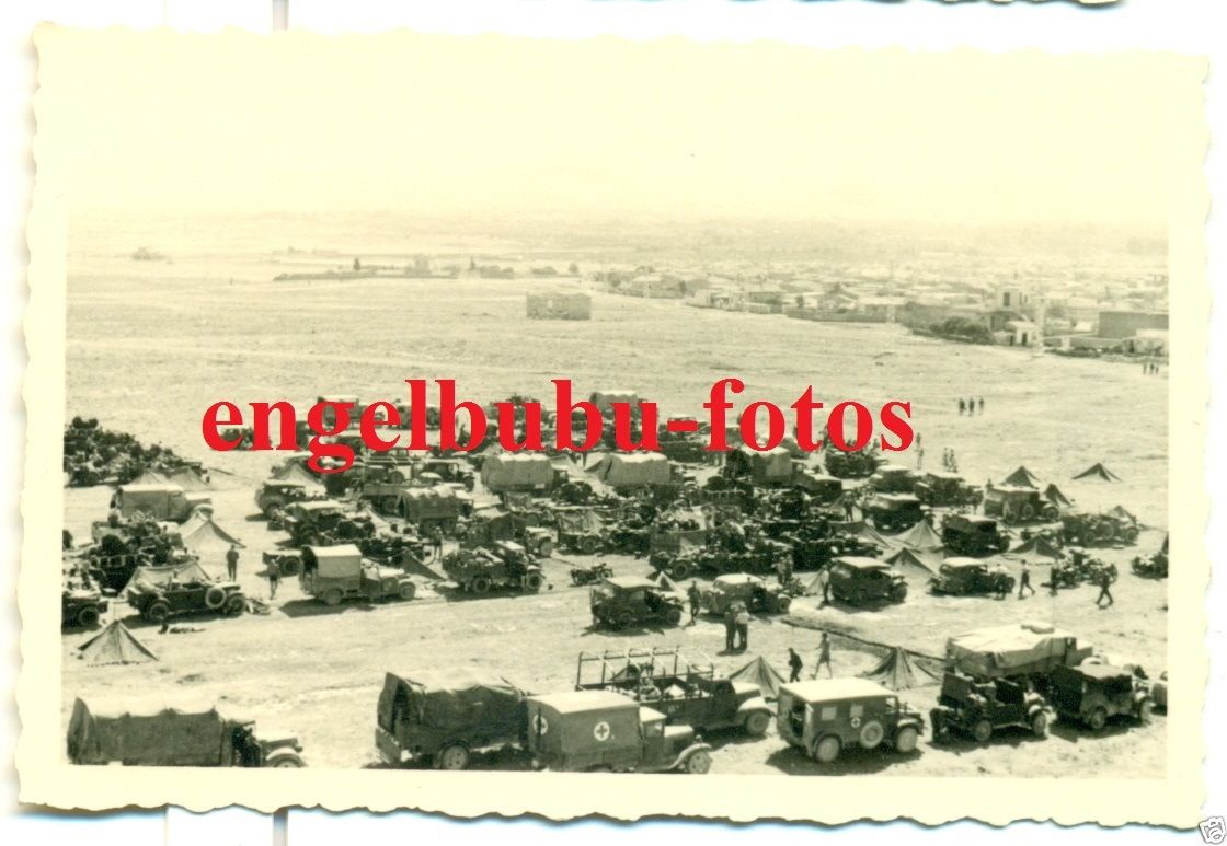 GRIECHENLAND - GEGEND PIRÄUS - KOLONNE - Kfz, Fz