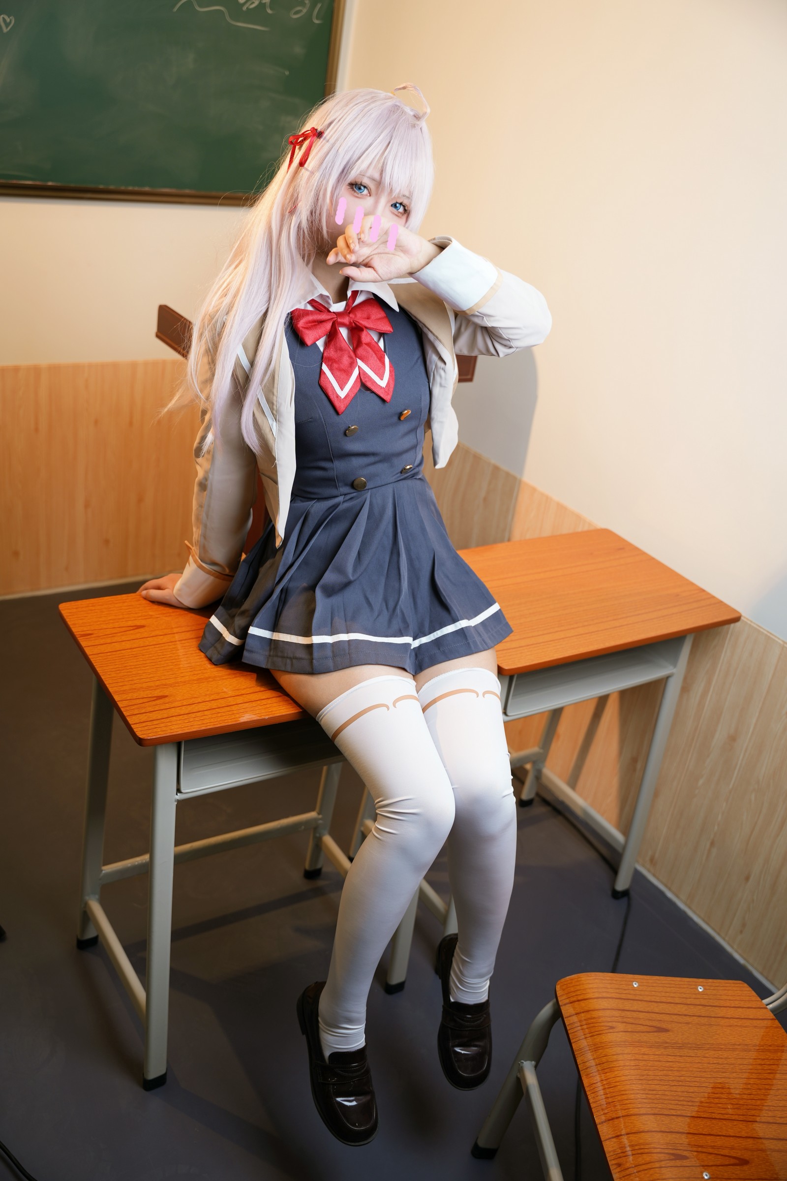 喜欢爱理吗写真集：邻座艾莉同学俄语羞涩系列高清套图（30P-136.1M）插图2