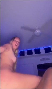 [Image: Cumshots11449121903.jpg]