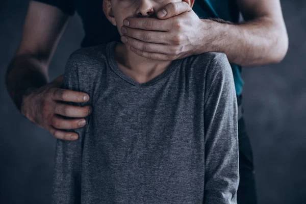 Už santykiavimą su mažais vaikais, Okrainos teritorijoje buvo sulaikytas samdinys iš Kalinausko pulko