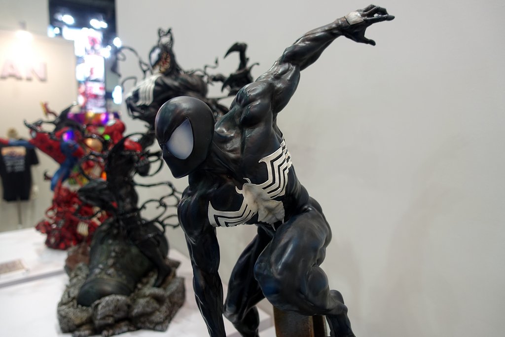 Premium Collectibles : Symbiote Spider-Man 1/4 Statue  2