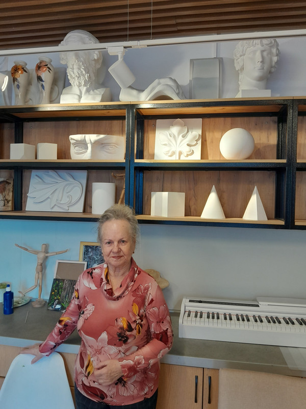 В интерьере 1