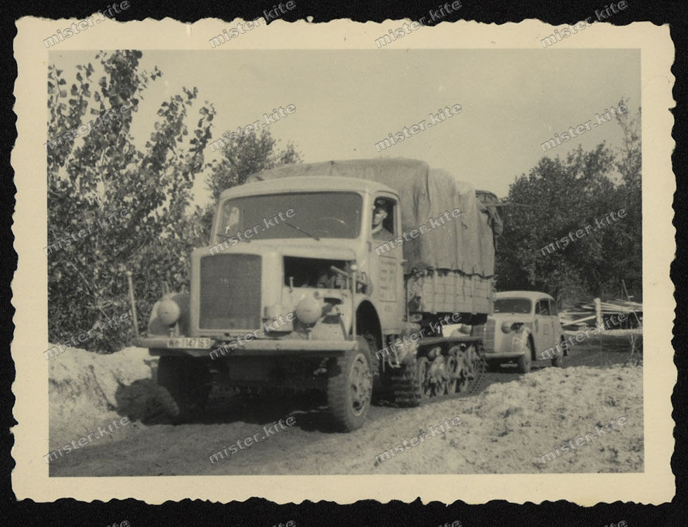 Klöckner-Humboldt-Deutz KHD-Halbkettenfahrzeug-s