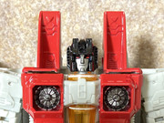 Earthrise-Thundercracker-Skywarp-04