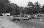 24 HEURES DU MANS YEAR BY YEAR PART ONE 1923-1969 - Page 55 62lm09-Jag-ELight-Peter-Sargent-Peter-Lumsden-14