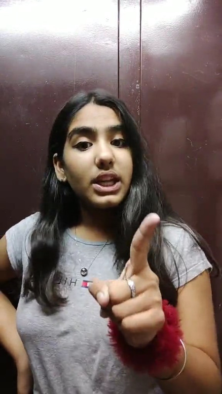 Desi babe round big boobs in grey tshirt.mp4_snapshot_00.06.135