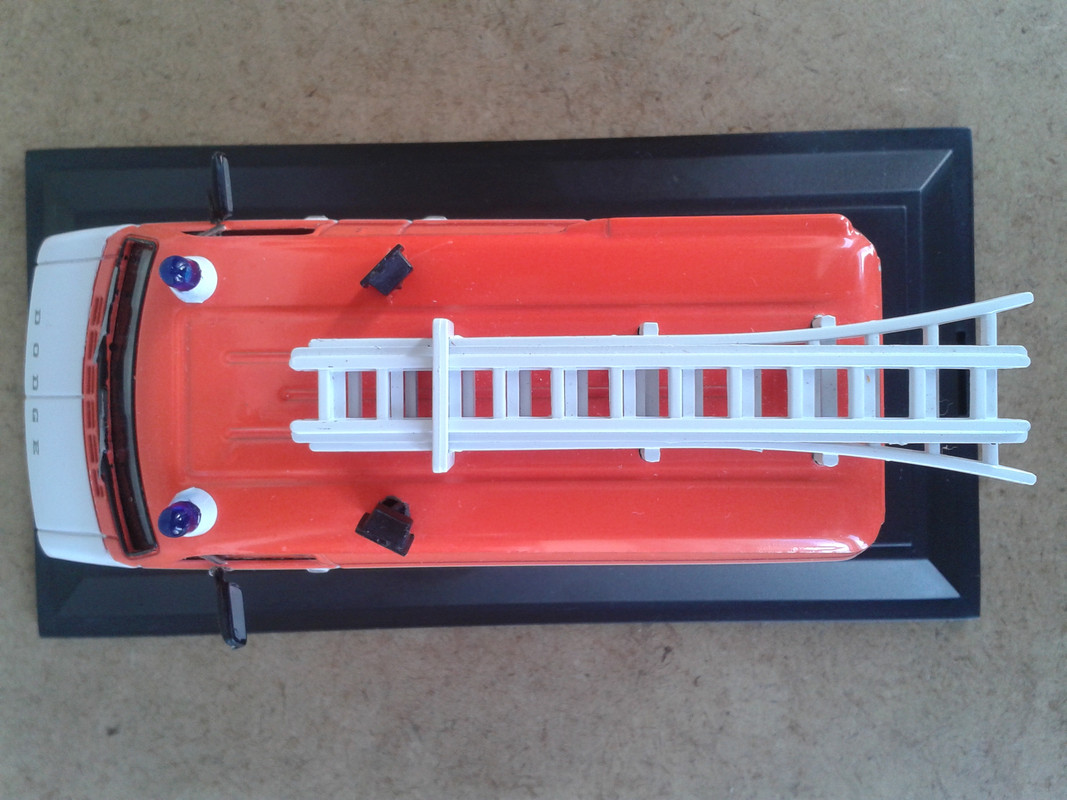 1977 Dodge Serie B Tradesman 300 “Bomberos de Menen – Bélgica” (DelPrado) (11)