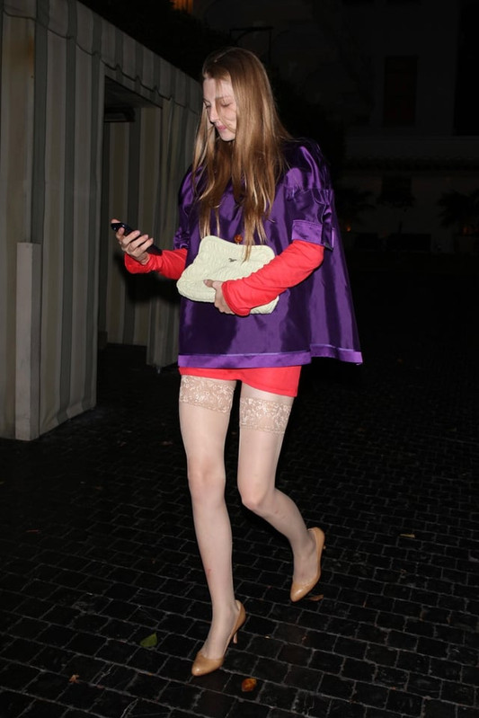 hunter schafer wearing fall 2026s purple and red color v0 wkgdenw0ajqh1