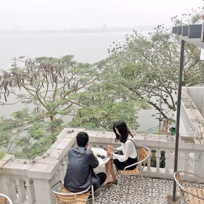 Tranh nhau 'sống ảo' ở 12 quán cafe có góc check-in bao trọn Hồ Tây - ảnh 25 tranh nhau "song ao" o 12 quan cafe co goc check-in bao tron ho tay - anh 25