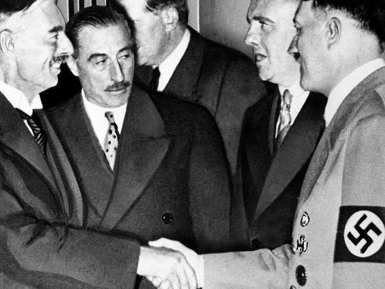 Un apretón de manos que cambió el siglo XX. Cordon Press