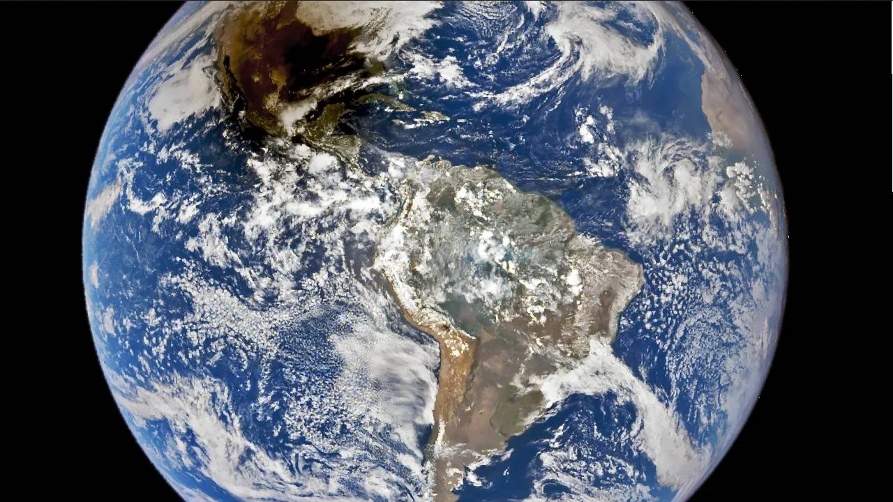 NASA sorprende al mundo con foto del eclipse solar tomada desde el espacio