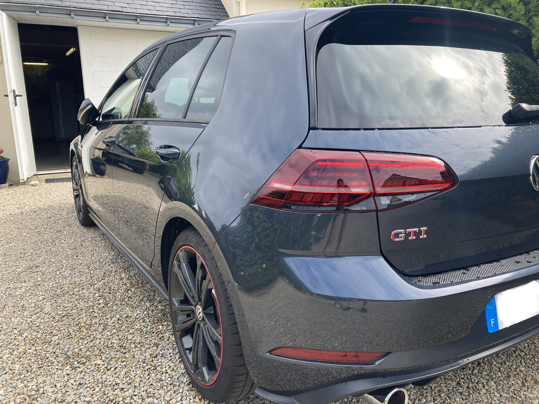 21B09201-F4E3-480E-B83F-BA4D1FBA01F2