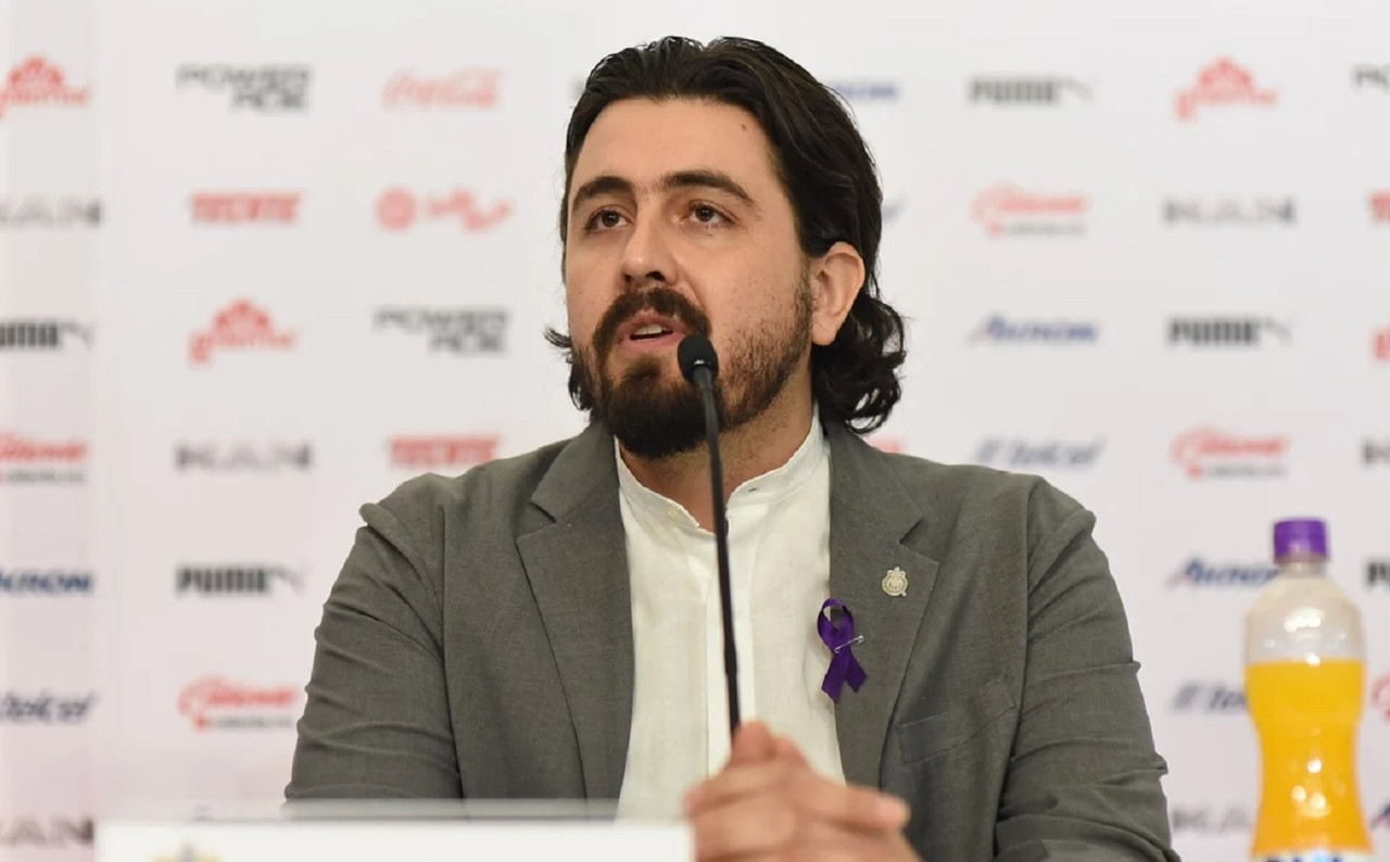 Chivas hace limpia interna y deja “de patitas en la calle” a 4 jugadores claves