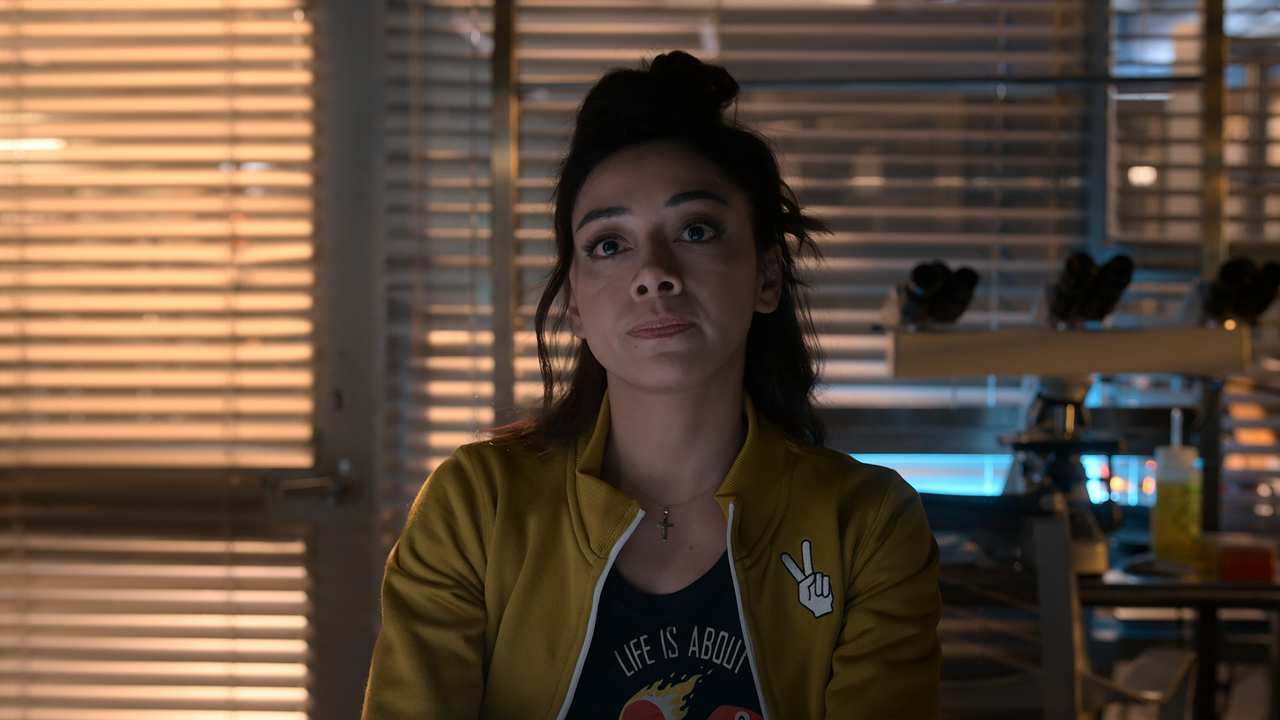 Lucifer.S05E12.Daniel.Espinoza.Naked.and.Afraid.1080p.10bit.NF.WEBRip.DDP5.1.HEVC-Vyndros.mkv_snapsh