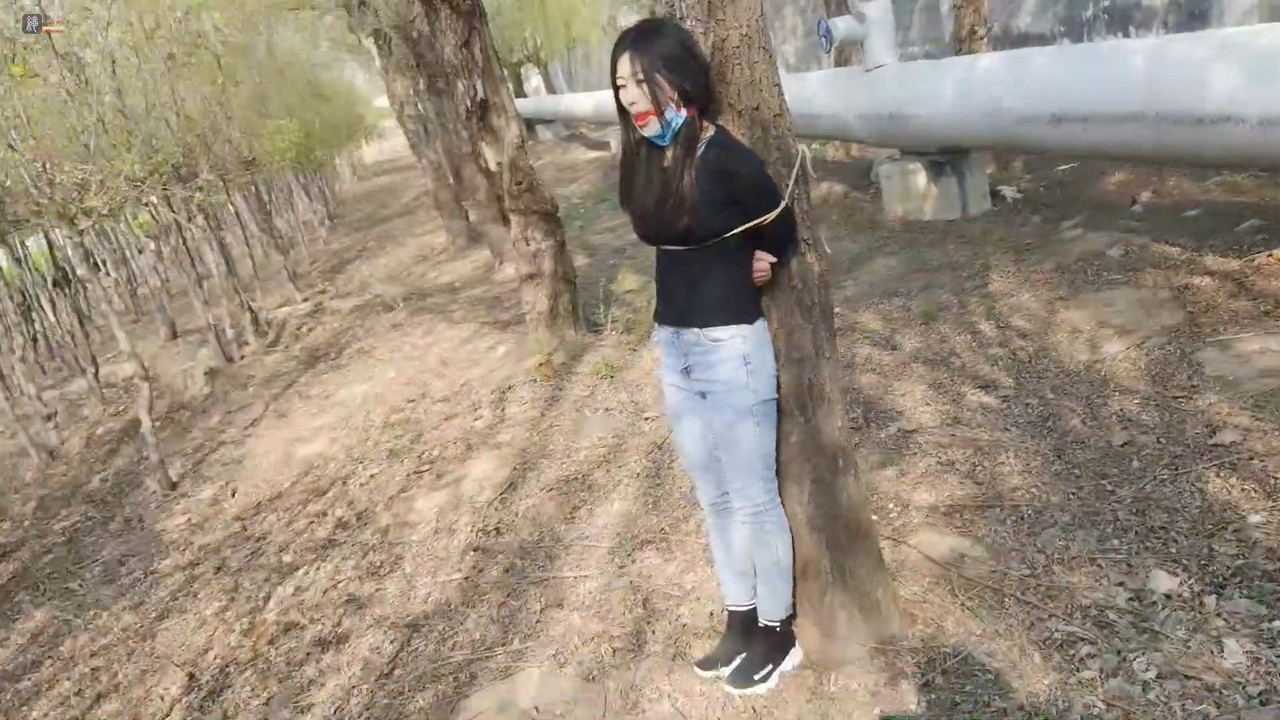 绳之韵 新模四月户外（第一集）口球、捆绑逛马路，跪下sp.mp4_20200329_092517.785