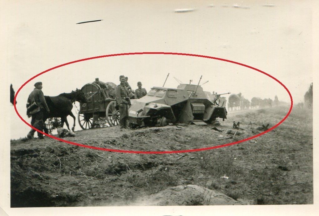 Foto WWII 4 Rad Panzerspähwagen defekt