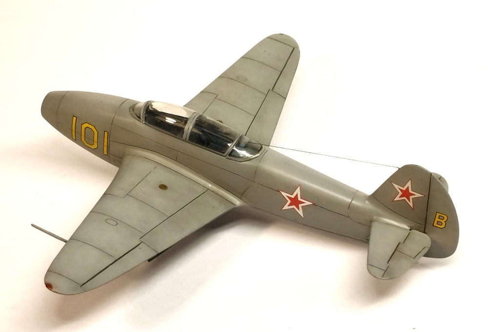  Як-21 Amodel 1/72 Vemzmgd-Dvn4