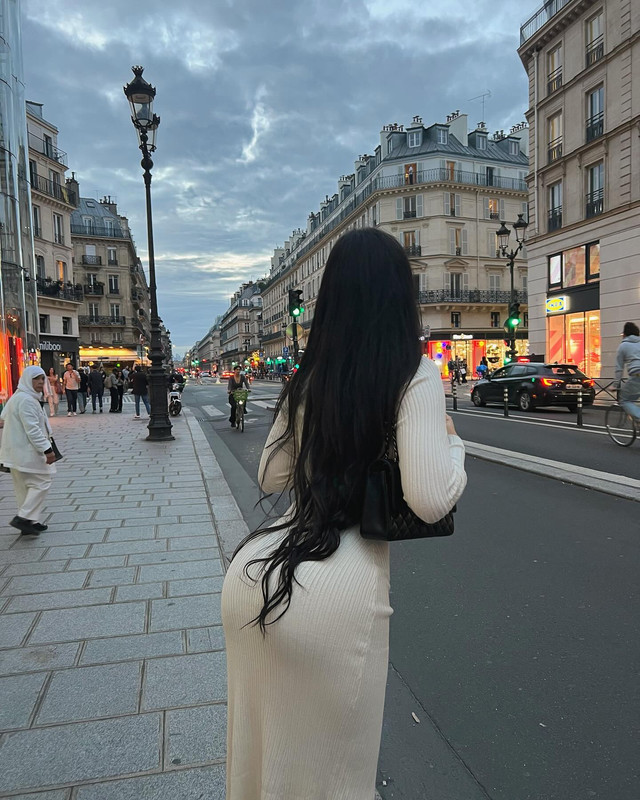 فانيسا رينهارت بإطلالة جريئة في صور جديدة Vanessa-rhd-1718889639744