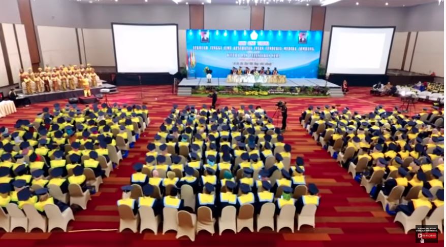 Sidang Senat Acara Wisuda