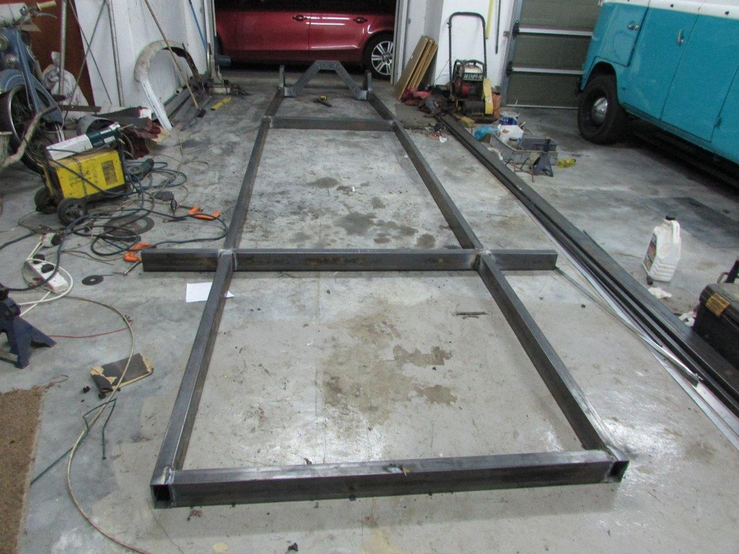 Flatbed truck cassis (2)