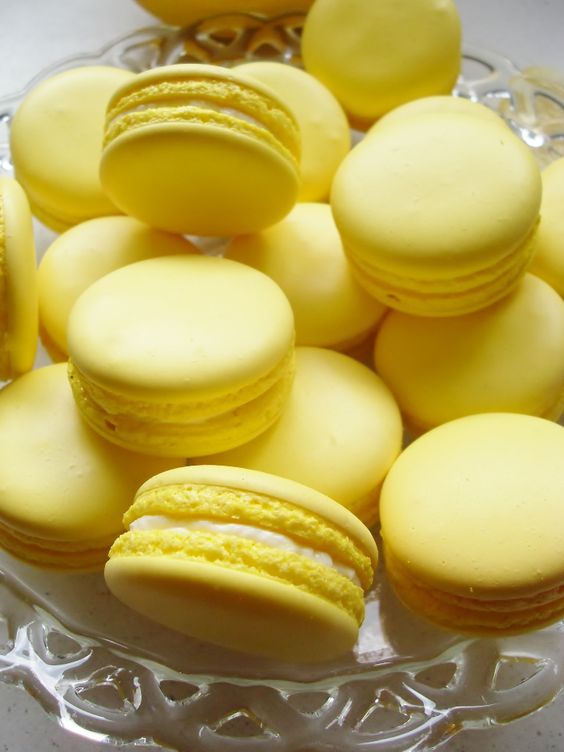 yellowmacaroon.jpg