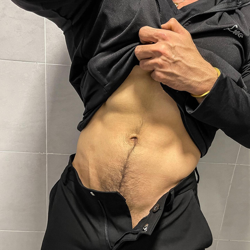 Photo by Nguyễn Duy Hải ! on September 28, 2023. May be an image of 1 person and body building. (