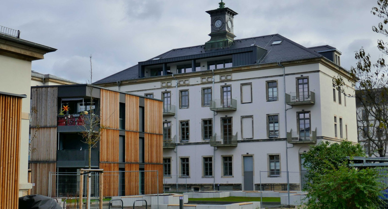 Bild: https://i.postimg.cc/s2L9tkyp/P1240695.jpg