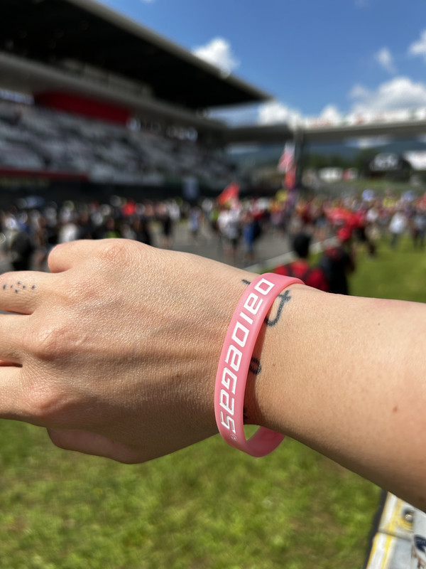 BAC56EBD-BD45-4E99-86EE-770D4A18DC1A