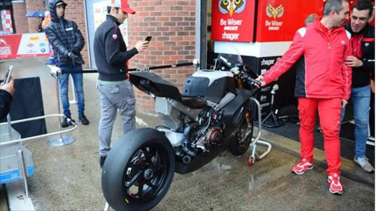 65FB6569-0D86-438A-99B9-85EFB7FF2139