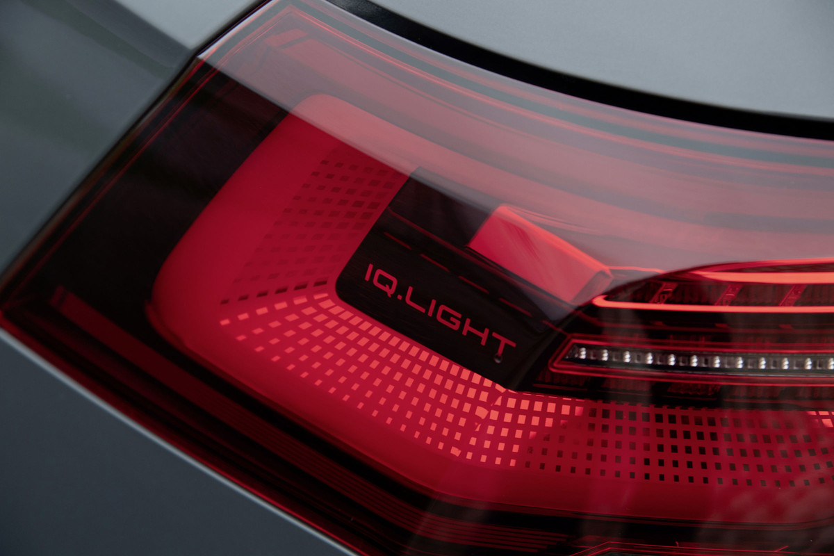 DB2019AU02022_overfull