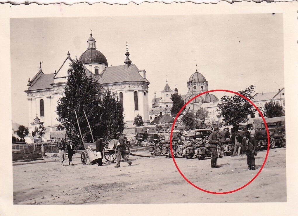 Orig Foto WH Fahrzeuge   Kradfahrer in Zamość Polen 1939