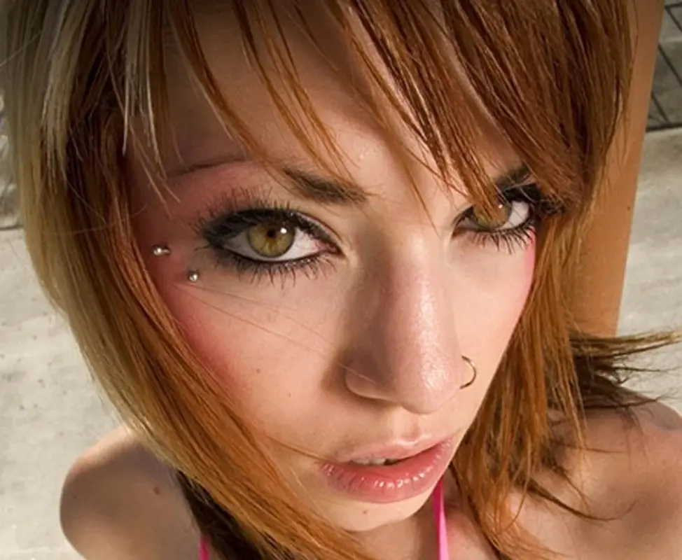 What is Horizontal Eyebrow