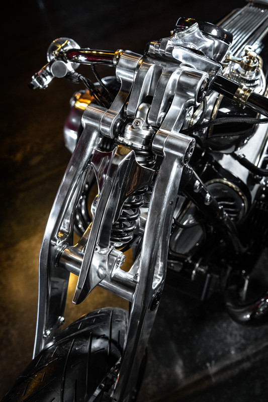 P90460863_highRes_bmw-motorrad-present