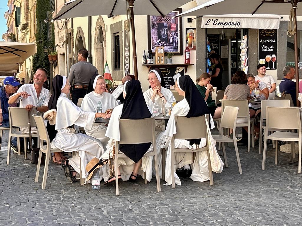 Жаркий сентябрь на побережье Тирренского моря.