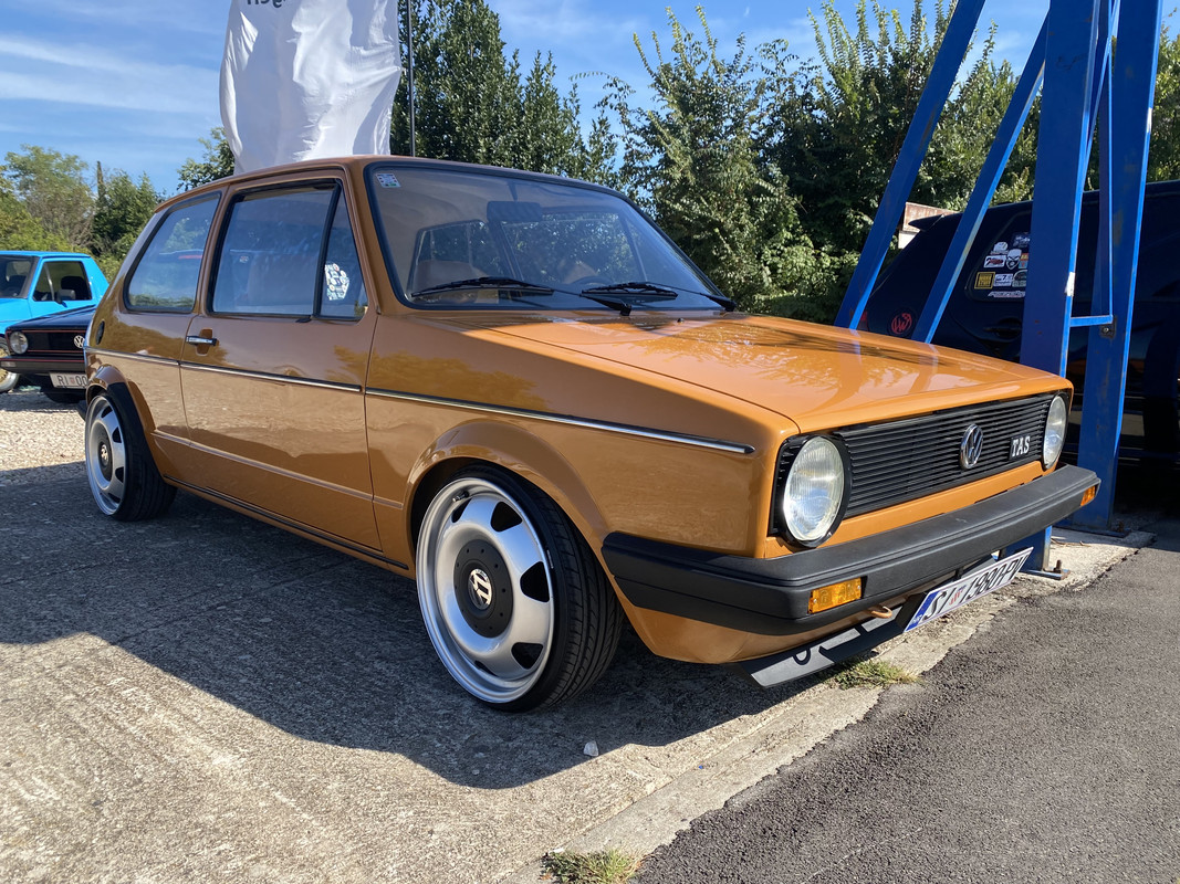 8B1DDE28-6C7A-4B15-9ED9-31A63434935E