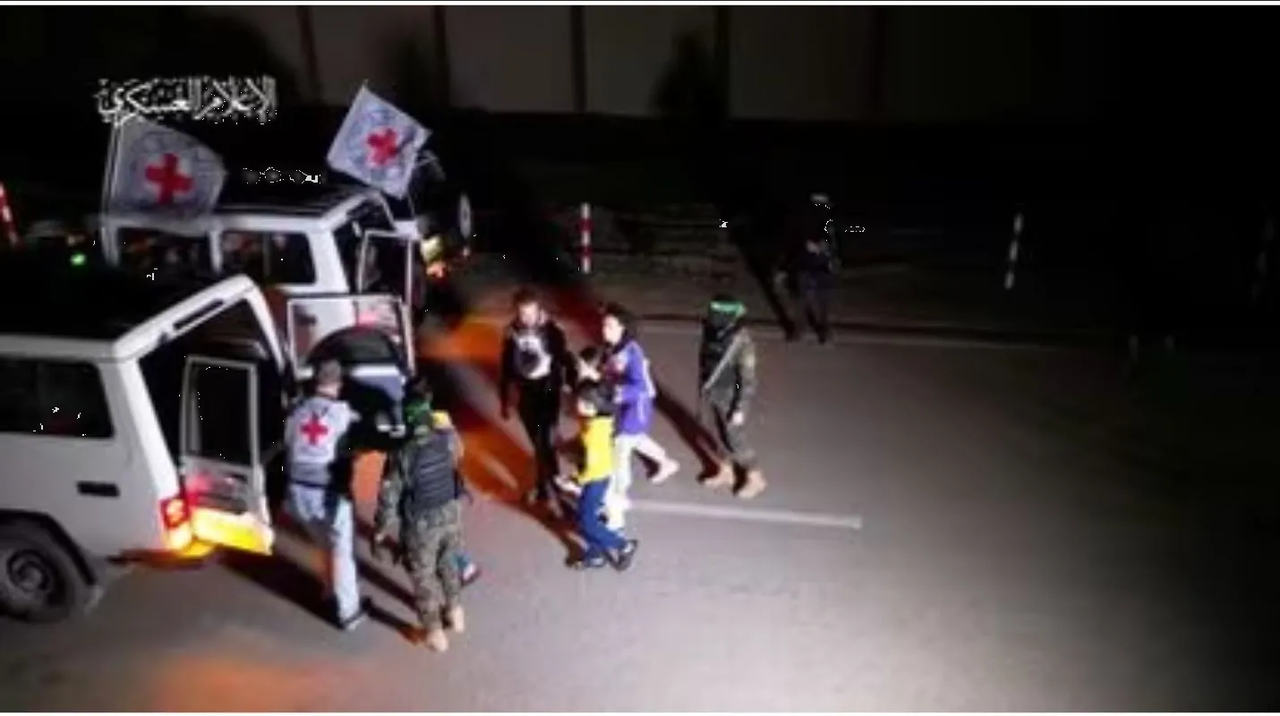 Llegan a Israel los rehenes liberados de Hamás