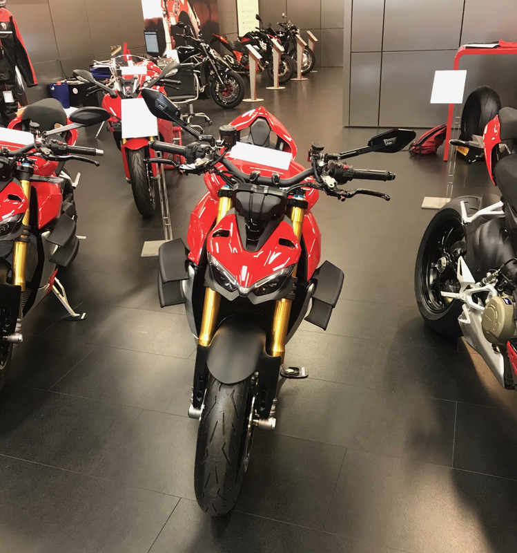 1B420639-C8DB-4524-BA94-8F666A29370C