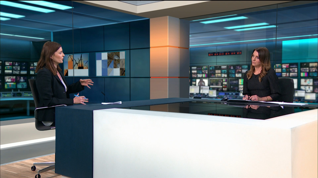 ITV Evening News_20200516_1800.ts_snapshot_14.07_[2020.05.16_18.53.50]