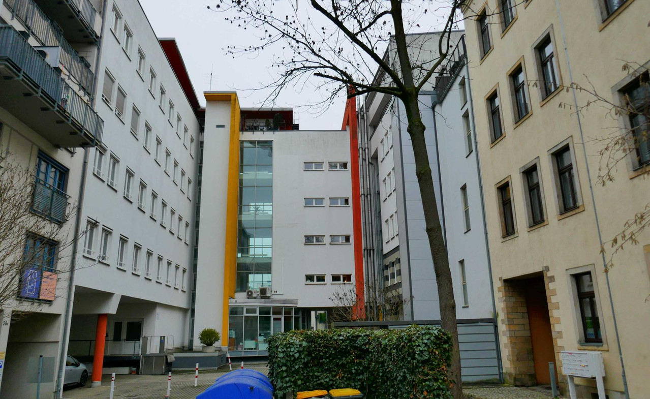 Bild: https://i.postimg.cc/s2Zbmd8j/P1340372.jpg