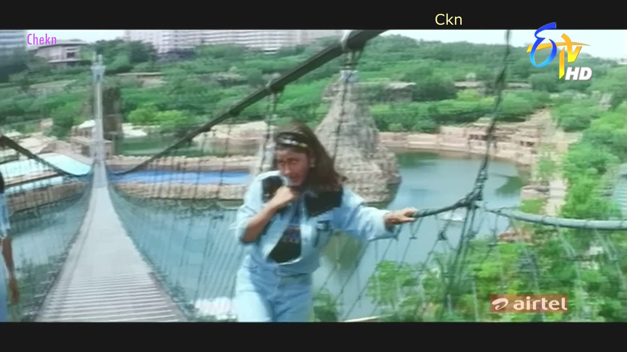 Pilla Nachindi 6 rachana banerji.mkv_000048549