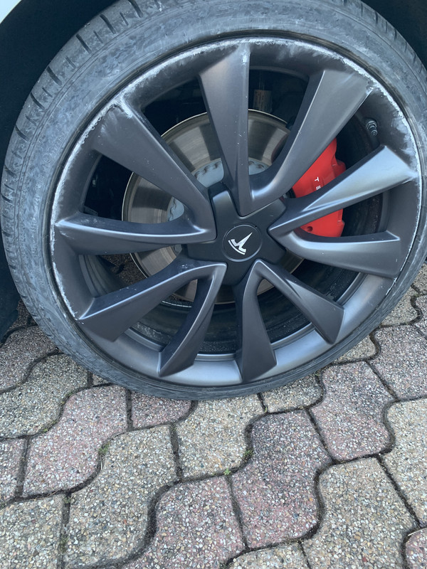 95D106E3-7C72-49F0-8625-F143C00D37F3