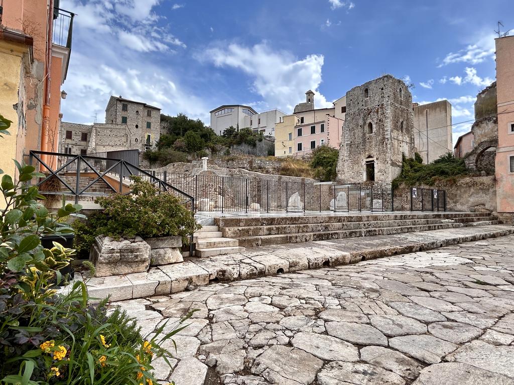 Жаркий сентябрь на побережье Тирренского моря. Жаркий сентябрь на побережье Тирренского моря.