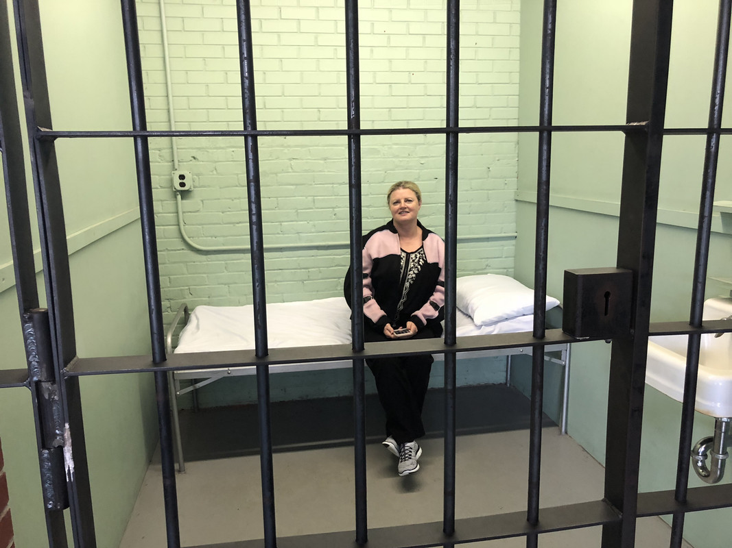 32015B51-5894-47C0-8679-F79F878B3ED4